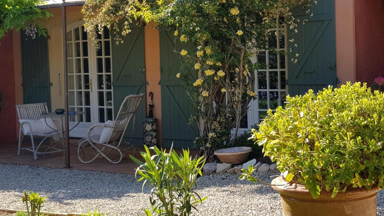 Pierres Blanches Bed and Breakfast Cotignac Exteriör bild